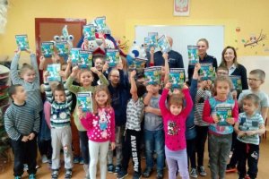 Dzielnicowi z Kłomnic edukują najmłodszych