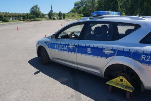W Częstochowie policjanci szkolą się z techniki jazdy