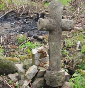 mogiła na cmentarzu w Kisielinie